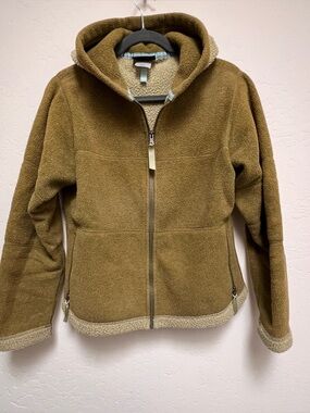 Patagonia fill zip fleece hoodie - women’s M